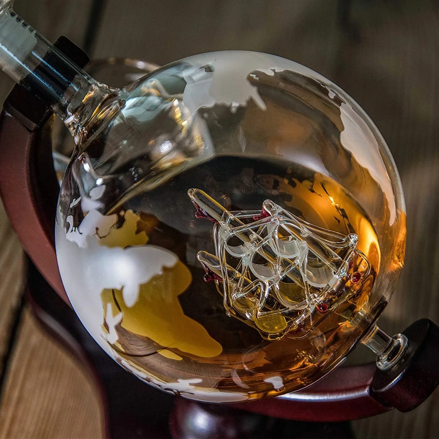 Whiskey Set of Decanter and Glasses in Globe Theme