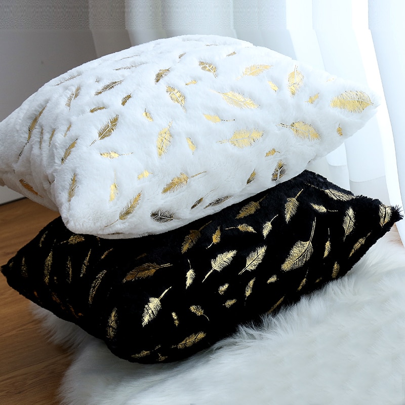 Leaves Patterned Plush Cushion Cover