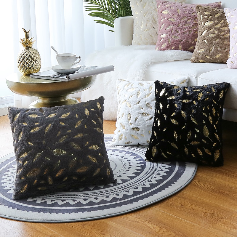 Leaves Patterned Plush Cushion Cover