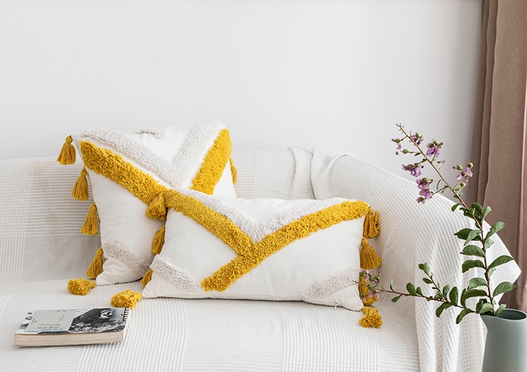 Cotton Cushion Cover Decorated with Tassels