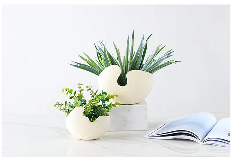 White Egg Shell Style Ceramic Vase