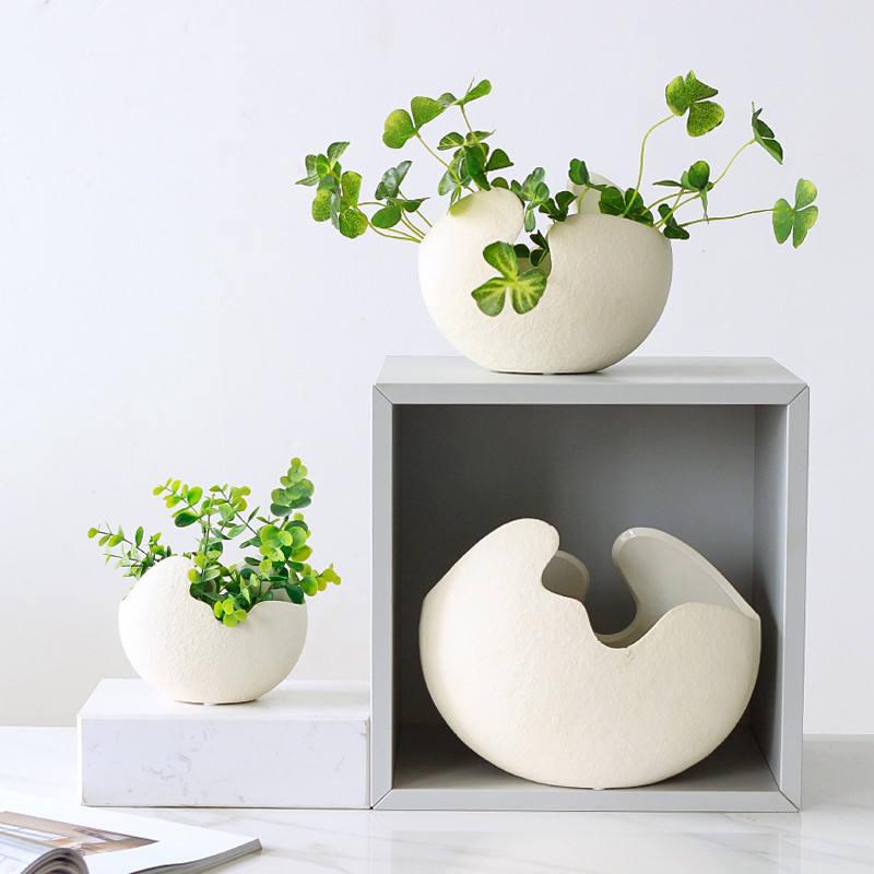 White Egg Shell Style Ceramic Vase