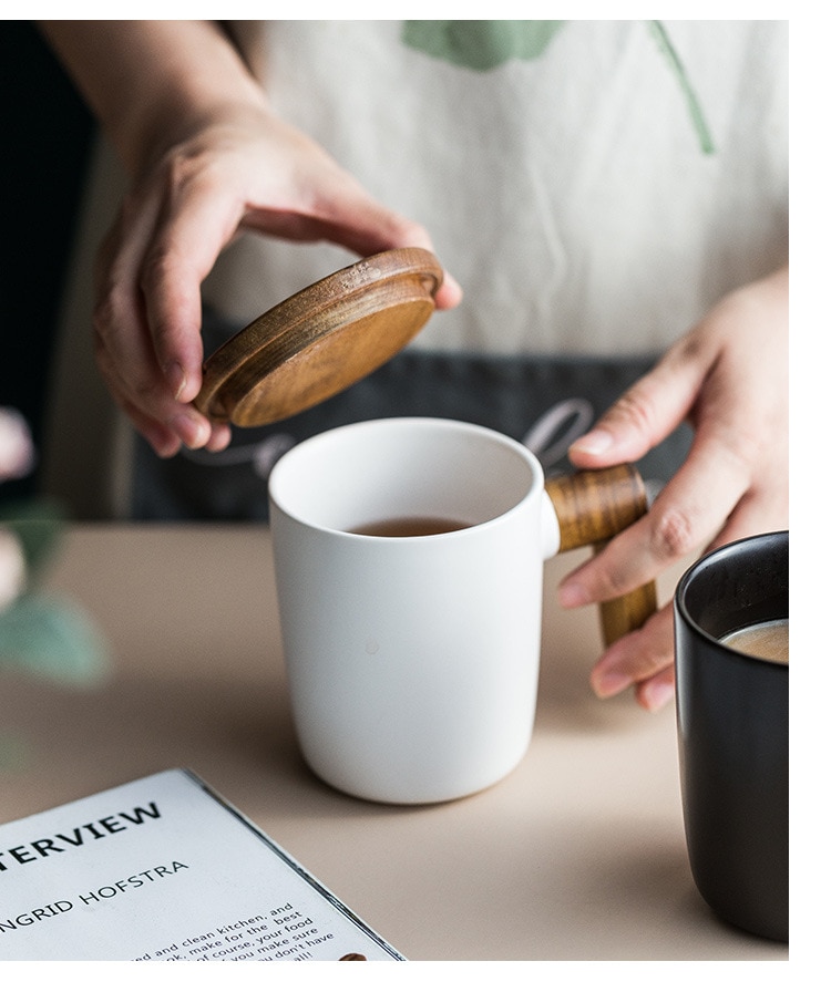 Ceramic Coffee Mug with Wooden Handle and Cover