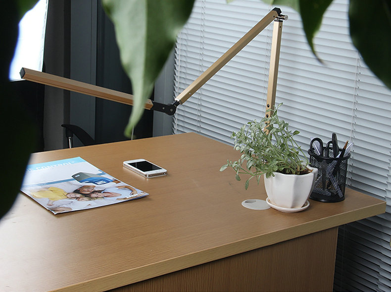 Modern Flexible Aluminum Desk Lamp